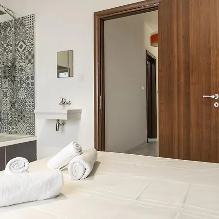 Apartment 2 Bedroom Family *