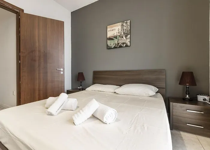 Apartment 2 Bedroom Family