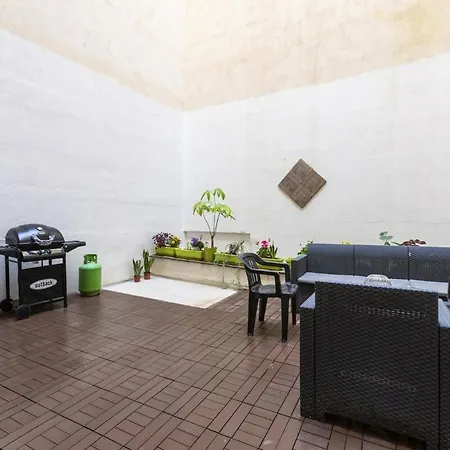 2 Bedroom Family Слима