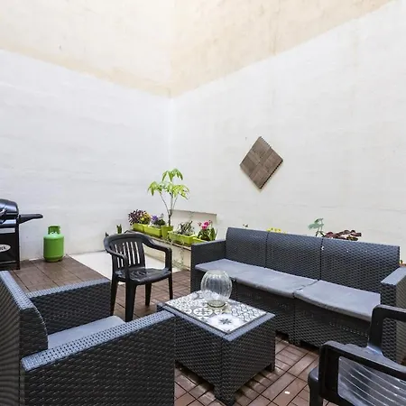 2 Bedroom Family Слима